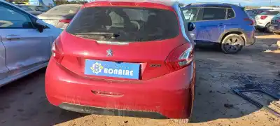 Veículo de Sucata peugeot 208 active 81 cv / 60 kw do ano 2015 alimentado hmz