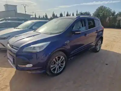 Здавання транспортного засобу ford kuga (cbs) titanium s року 2015 потужний t8ma