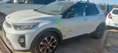 Veicolo di demolizione kia stonic (ybcuv) concept dell'anno 2020 alimentato 