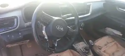 Veicolo di demolizione kia stonic (ybcuv) concept dell'anno 2020 alimentato 