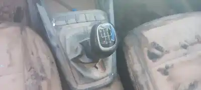 Veicolo di demolizione kia stonic (ybcuv) concept dell'anno 2020 alimentato 