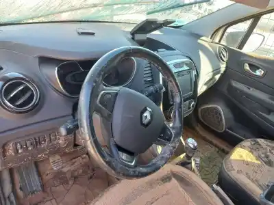 Sloopvoertuig renault captur techno van het jaar 2019 aangedreven h4b g4