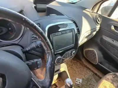 Sloopvoertuig renault captur techno van het jaar 2019 aangedreven h4b g4