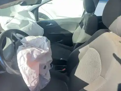 Veículo de Sucata opel corsa e design line do ano 2016 alimentado 