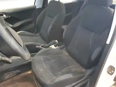 Здавання транспортного засобу peugeot 208 acces року 2013 потужний 8h01