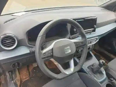 Veículo de Sucata seat arona style do ano 2024 alimentado dusa