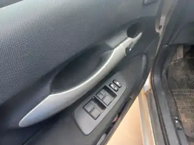 Veículo de Sucata toyota auris active do ano 2008 alimentado 