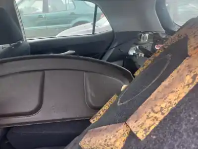 Veículo de Sucata toyota auris active do ano 2008 alimentado 