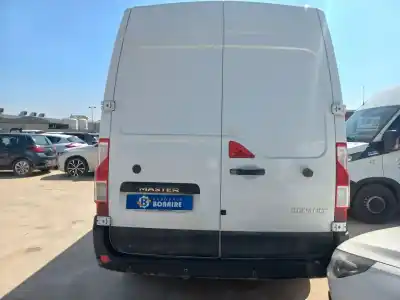 Véhicule à la ferraille renault master iii furgón de l'année 2024 alimenté 