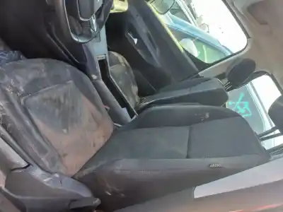 Vehicul casat peugeot rifter active standard al anului 2022 alimentat yh01