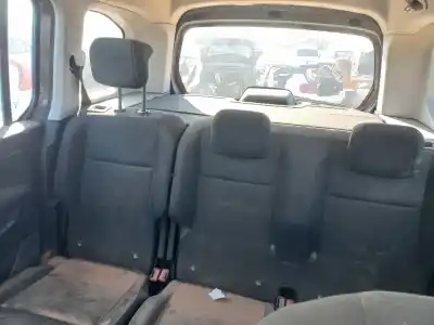 Vehicul casat peugeot rifter active standard al anului 2022 alimentat yh01