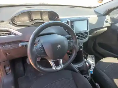 Verschrottungsfahrzeug peugeot 208 active 81 cv / 60 kw des jahres 2016 angetrieben hmz