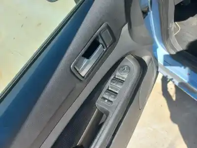 Veicolo di demolizione ford focus berlina (cap) ghia dell'anno 2006 alimentato kkda