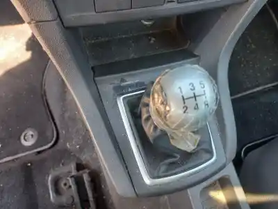 Veicolo di demolizione ford focus berlina (cap) ghia dell'anno 2006 alimentato kkda