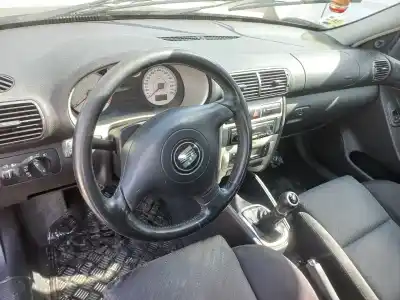 Здавання транспортного засобу seat leon (1m1) signa року 2005 потужний axr