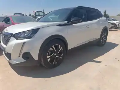 Veicolo di demolizione peugeot 2008 (p2) allure puretech dell'anno 2023 alimentato hn05