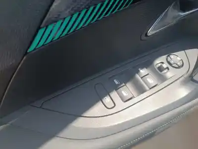 Veicolo di demolizione peugeot 2008 (p2) allure puretech dell'anno 2023 alimentato hn05