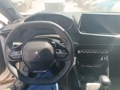 Veicolo di demolizione peugeot 2008 (p2) allure puretech dell'anno 2023 alimentato hn05