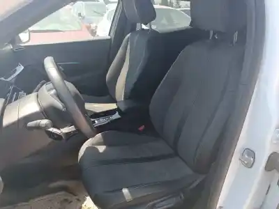 Veicolo di demolizione peugeot 2008 (p2) allure puretech dell'anno 2023 alimentato hn05