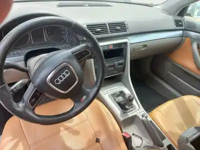 Scrapping Vehicle audi a4 avant (8e) confort of the year 2004 powered blb