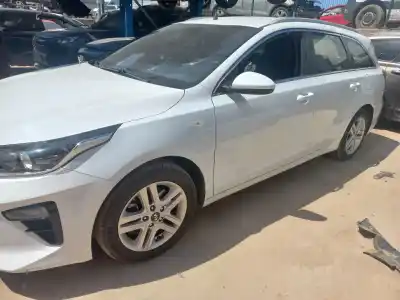 Veículo de Sucata kia ceed concept do ano 2019 alimentado d4fe