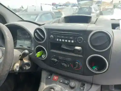 Veicolo di demolizione peugeot partner kasten active dell'anno 2015 alimentato 9h06