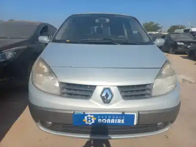 Vehículo de desguace RENAULT SCENIC II  del año 2003 con motor F9Q D8