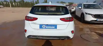 Veículo de Sucata kia ceed drive do ano 2024 alimentado 