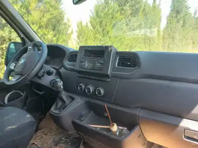 Scrapping Vehicle renault master iii furgón of the year 2024 powered 