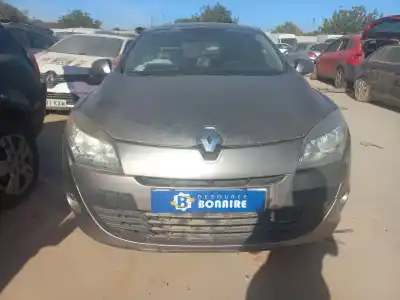Здавання транспортного засобу RENAULT MEGANE III BERLINA 5 P  року 2010 потужний  Здавання транспортного засобу RENAULT MEGANE III BERLINA 5 P  року 2010 потужний