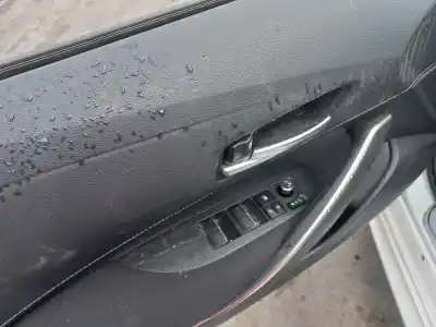 Veículo de Sucata toyota corolla (e21) hybrid active do ano 2019 alimentado 2zr