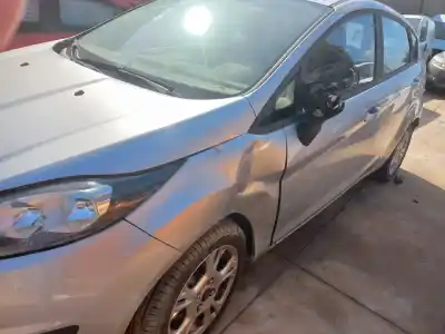 Véhicule à la ferraille ford fiesta (ccn) confort de l'année 2014 alimenté 