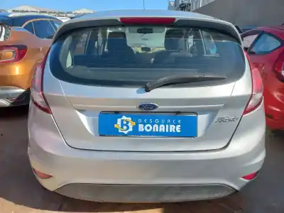 Véhicule à la ferraille ford fiesta (ccn) confort de l'année 2014 alimenté 