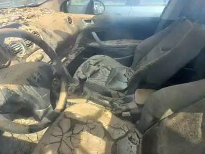 Veículo de Sucata peugeot 308 confort do ano 2008 alimentado 