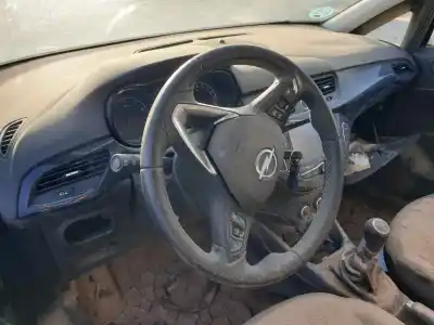 Veículo de Sucata opel corsa e design line do ano 2018 alimentado 