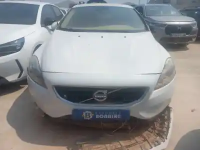 Veicolo di demolizione VOLVO V40 Momentum dell'anno 2013 alimentato 