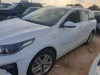 Veículo de Sucata kia ceed sportswagon eco dynamics do ano 2021 alimentado d4fe