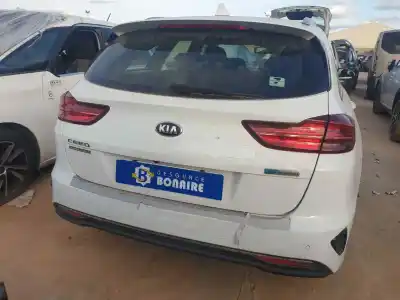 Veículo de Sucata kia ceed sportswagon eco dynamics do ano 2021 alimentado d4fe