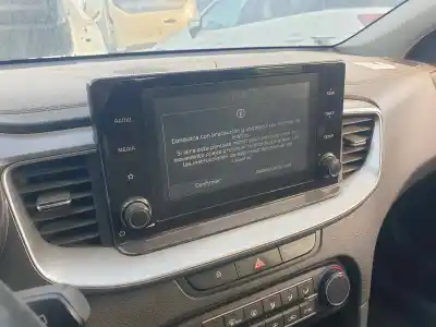 Veículo de Sucata kia ceed sportswagon eco dynamics do ano 2021 alimentado d4fe