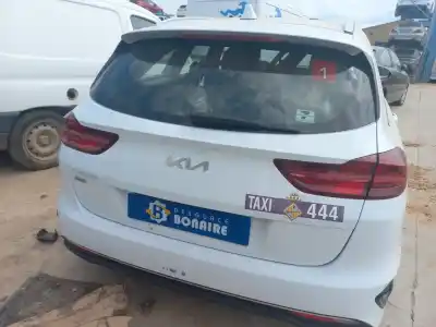 Veículo de Sucata kia ceed sportswagon hybrid do ano 2023 alimentado d4fe