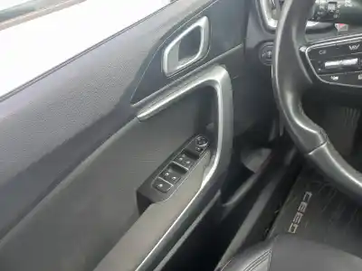 Veículo de Sucata kia ceed sportswagon hybrid do ano 2023 alimentado d4fe