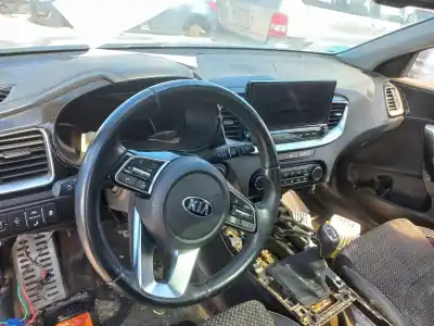 Veículo de Sucata kia xceed drive do ano 2020 alimentado d4fe