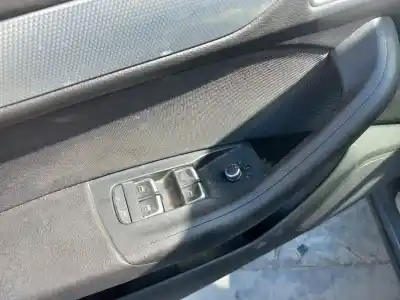 Veículo de Sucata audi q3 (8u) 2.0 tdi (130kw) advance quattro do ano 2011 alimentado cfg