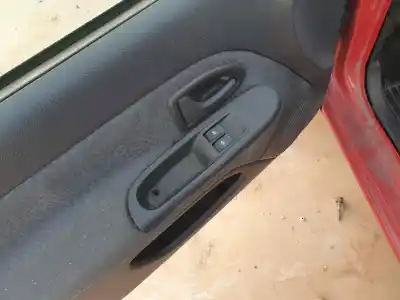 Veículo de Sucata renault clio ii (bb_, cb_) 1.2 16v (bb05, bb0w, bb11, bb27, bb2t, bb2u, bb2v, cb05,... do ano 2006 alimentado d4f 706,d4f 712,d4f 714,d4f 722,d4f 728