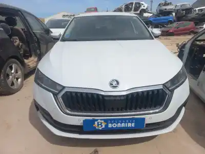 Veículo de Sucata SKODA OCTAVIA COMBI (NX5)  do ano 2021 alimentado DTR
