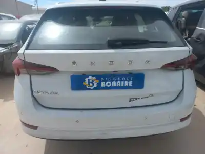 Veículo de Sucata skoda octavia combi (nx5) ambition do ano 2021 alimentado dtr