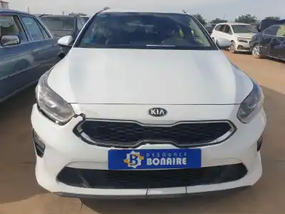 Veículo de Sucata KIA CEED SPORTSWAGON  do ano 2020 alimentado 