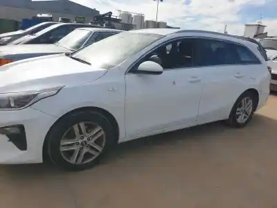 Veículo de Sucata kia ceed sportswagon hybrid do ano 2020 alimentado 