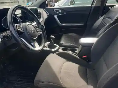 Veículo de Sucata kia ceed sportswagon hybrid do ano 2020 alimentado 