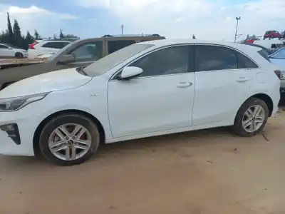 Veículo de Sucata kia ceed drive do ano 2019 alimentado g4lc